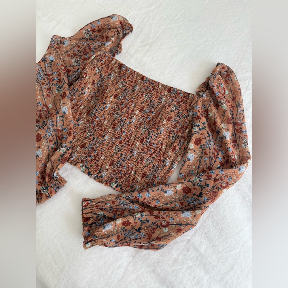 Aritzia Wilfred Smocked Top - Small